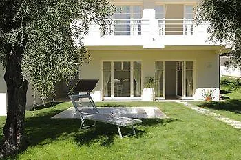 Hotel Le Ville Di Baia Dei Mergoli