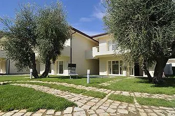 Hotel Le Ville Di Baia Dei Mergoli