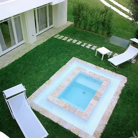 Hotel Le Ville Di Baia Dei Mergoli